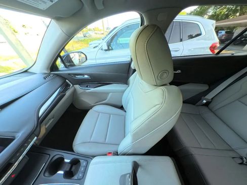 Used 2022 Cadillac XT4 Luxury FWD image 27