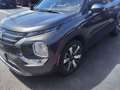Used 2025 Mitsubishi Outlander SE