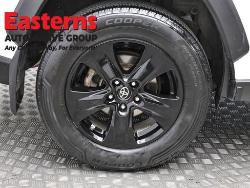 Used 2021 Toyota RAV4 LE image 31