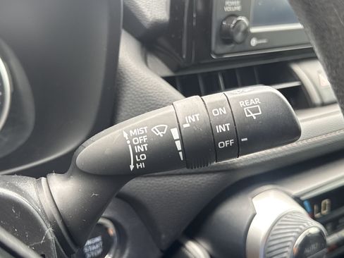 Used 2022 Toyota RAV4 XLE FWD image 17