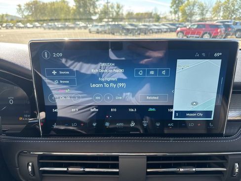 New 2026 Lincoln Corsair Premiere image 14