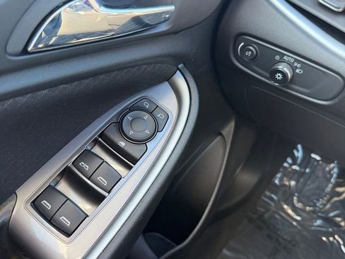 Used 2023 Chevrolet Malibu LT FWD image 11