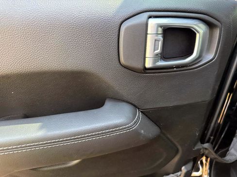 Used 2023 Jeep Wrangler Unlimited Sahara w/ Cold Weather Group image 7