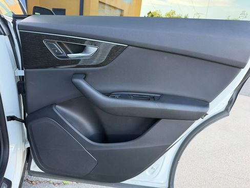 Used 2019 Audi Q8 Premium w/ Convenience Package image 17