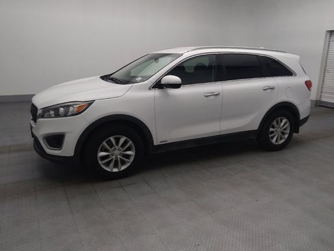 Used 2018 Kia Sorento AWD image 2