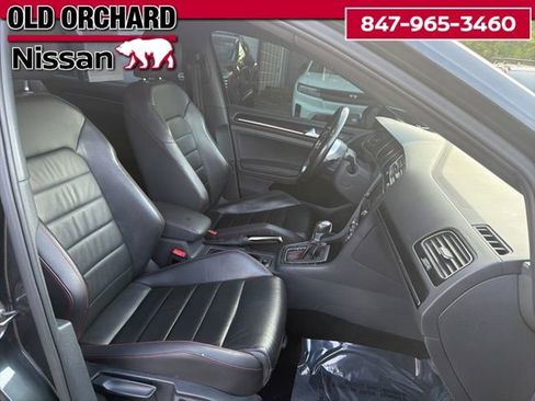 Used 2015 Volkswagen GTI SE FWD image 11