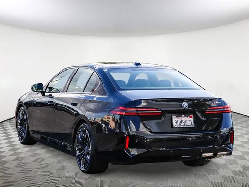 Used 2025 BMW i5 M60 w/ Executive Package image 6