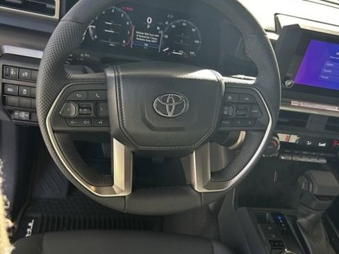 Used 2024 Toyota Tacoma TRD Off-Road image 13