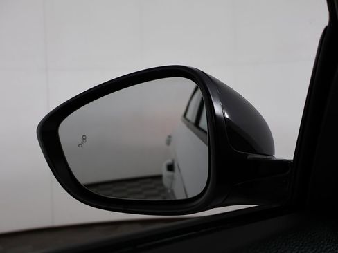 Certified 2025 Honda Accord SE image 37