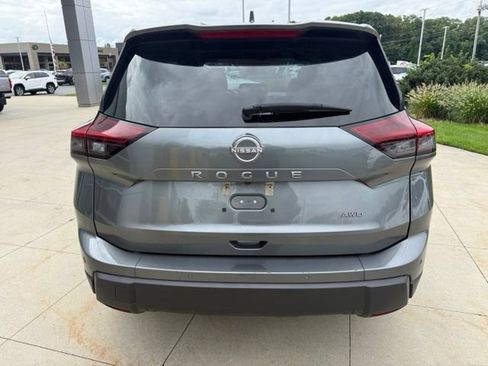 Used 2025 Nissan Rogue SV AWD/4WD image 6