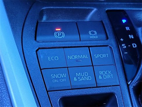 Used 2019 Toyota RAV4 XLE Premium image 17