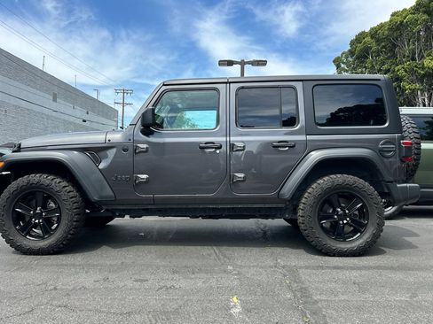Used 2020 Jeep Wrangler Unlimited Sport image 3