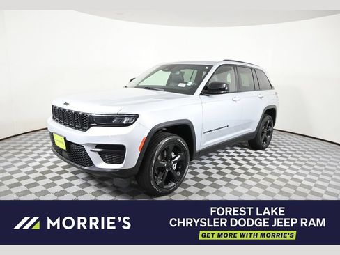 Used 2023 Jeep Grand Cherokee Altitude AWD/4WD image 1