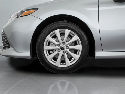 Used 2020 Toyota Camry LE w/ Convenience Package FWD image 47