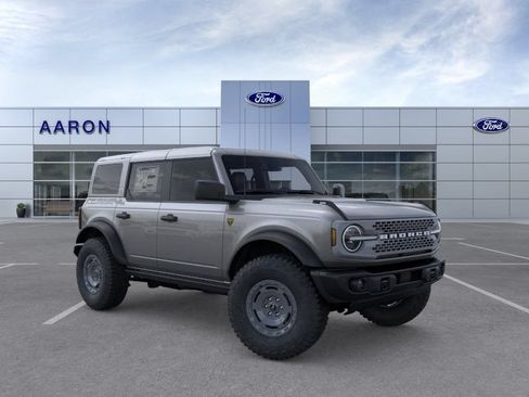 New 2025 Ford Bronco Badlands w/ Sasquatch Package AWD/4WD image 9