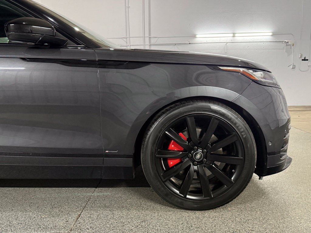 Used 2018 Land Rover Range Rover Velar R-Dynamic SE AWD/4WD image 4