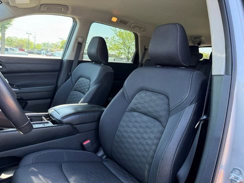Used 2022 Nissan Pathfinder SV FWD image 14