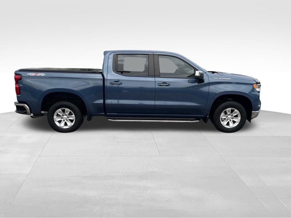 Used 2024 Chevrolet Silverado 1500 LT AWD/4WD image 8