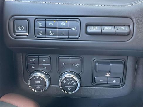 Certified 2023 GMC Yukon Denali Ultimate image 26