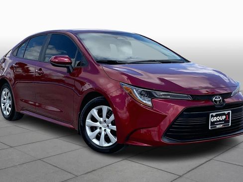 Certified 2025 Toyota Corolla LE image 3