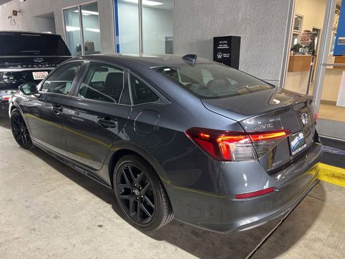 Used 2025 Honda Civic Sport image 4