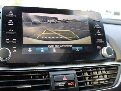 Used 2019 Honda Accord Touring image 12