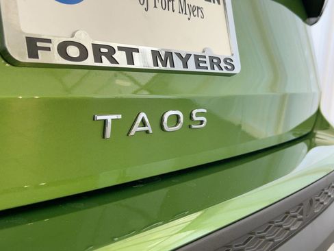 New 2026 Volkswagen Taos SE image 32