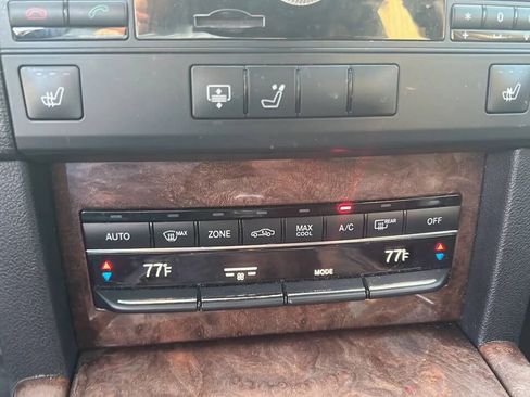 Used 2011 Mercedes-Benz E 350 4MATIC Sedan image 18