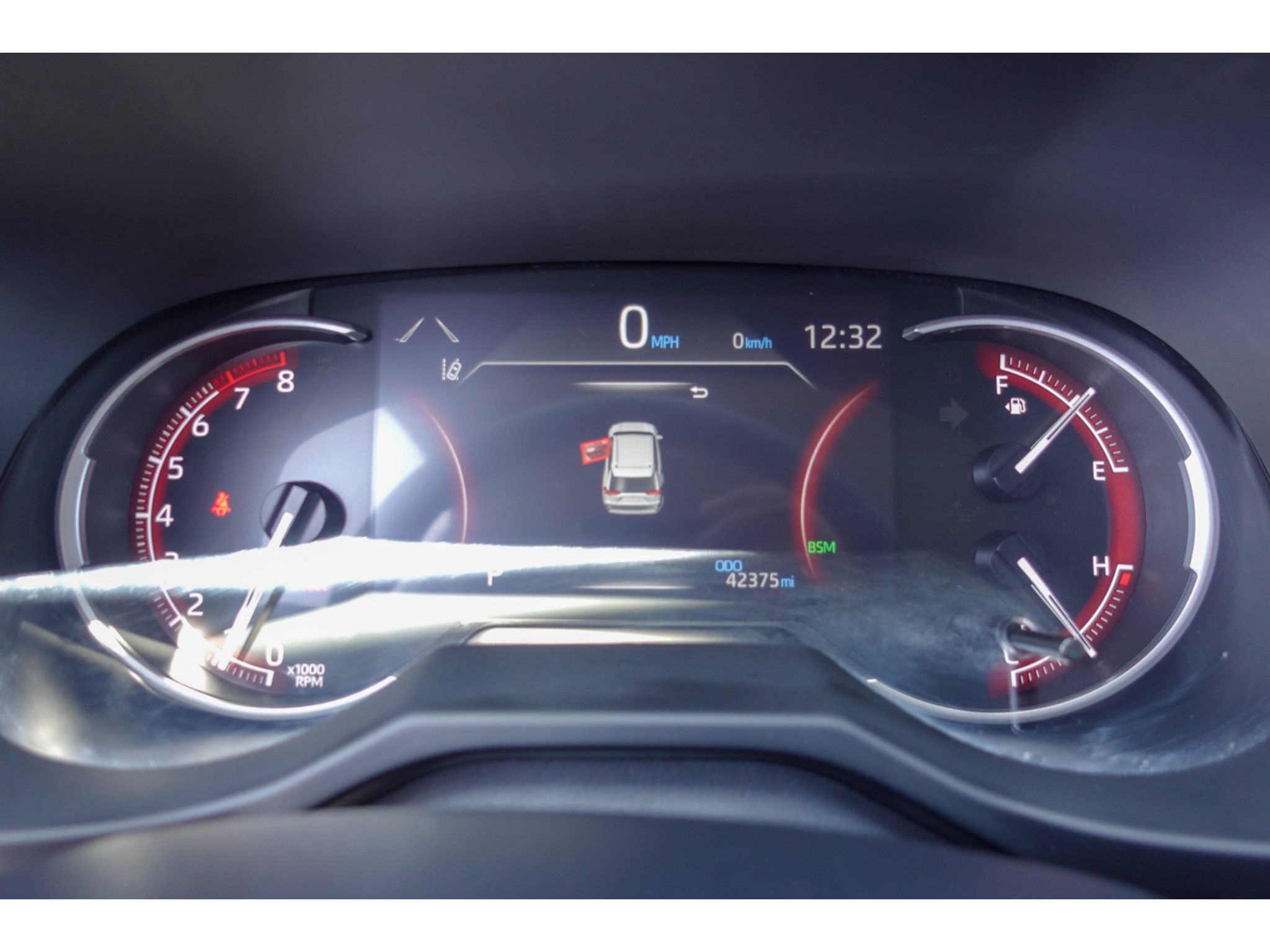 Used 2025 Toyota RAV4 XLE FWD image 13