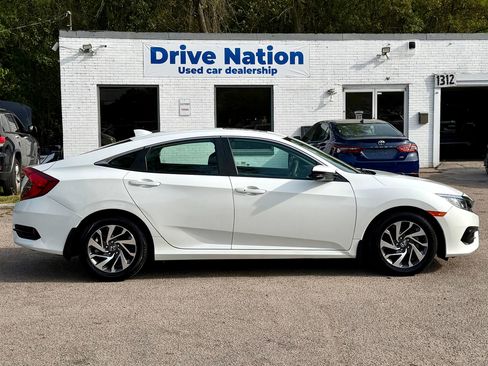 Used 2017 Honda Civic EX image 4