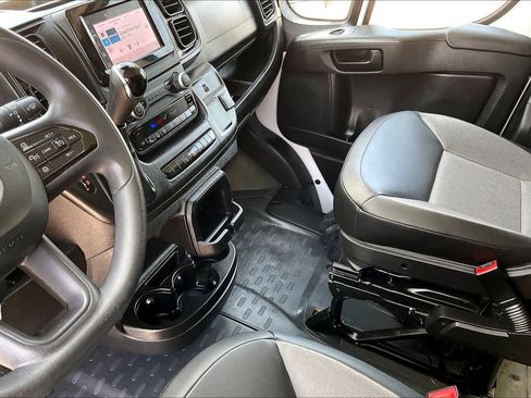 Used 2025 RAM ProMaster 2500 w/ Convenience Group FWD image 16