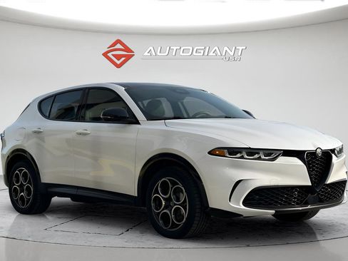 Used 2025 Alfa Romeo Tonale w/ Premium Package image 14