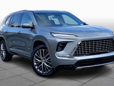 Used 2025 Buick Enclave Avenir w/ Super Cruise Package image 3