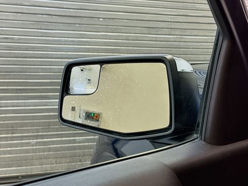 Used 2022 GMC Sierra 1500 SLE image 16