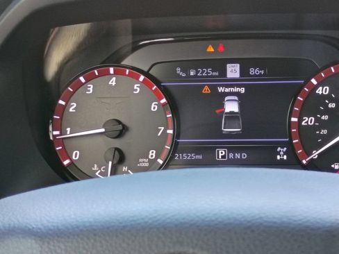 Used 2023 Nissan Titan PRO-4X w/ Pro-4x Convenience Package AWD/4WD image 32