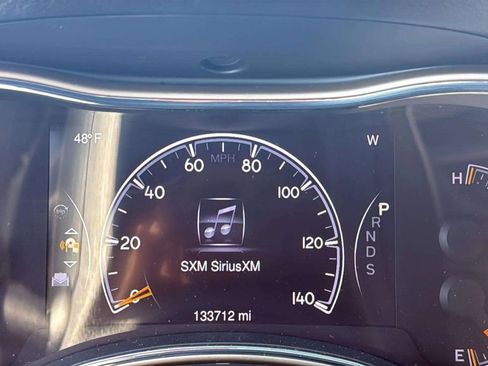 Used 2014 Jeep Grand Cherokee Limited image 16