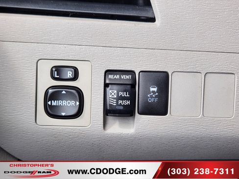 Used 2011 Toyota Sienna XLE image 9