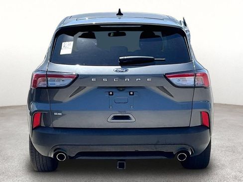 Used 2022 Ford Escape SE w/ SE Sport Appearance Package FWD image 4