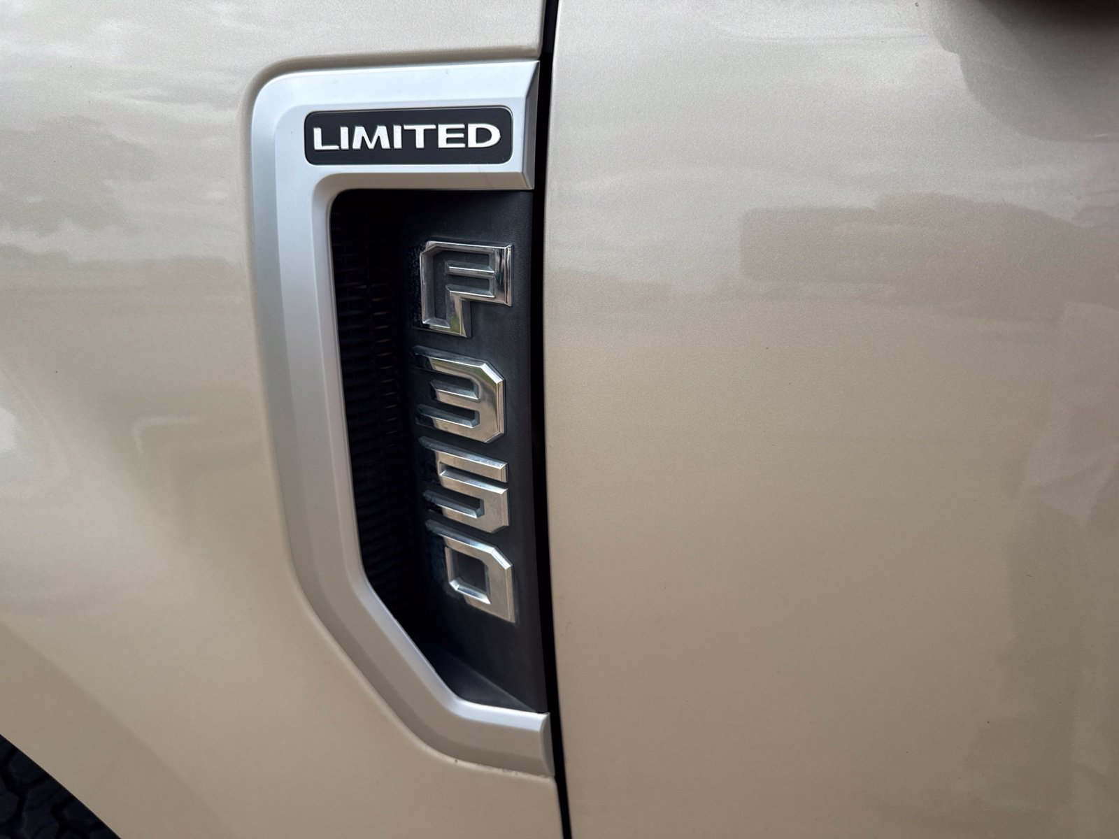 Used 2018 Ford F350 Limited AWD/4WD image 13