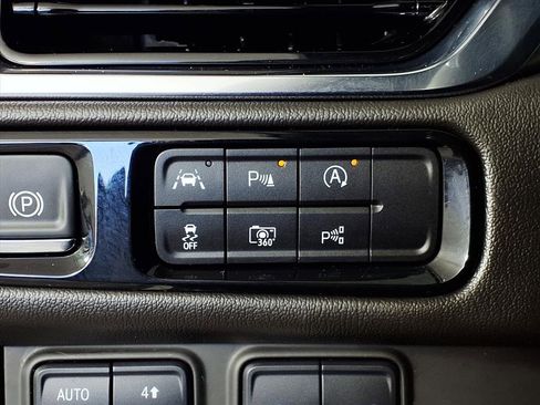 Used 2025 GMC Yukon Denali image 19