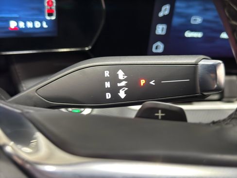 Used 2025 Chevrolet Equinox LT w/ Convenience Package II image 27