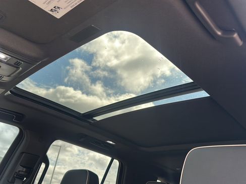 Used 2025 Chevrolet Tahoe Premier w/ Sun And Tow Package image 16