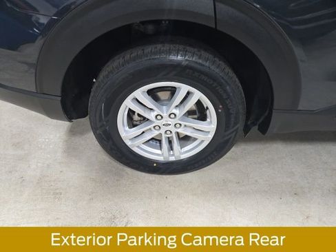 Used 2024 Ford Explorer XLT AWD/4WD image 12