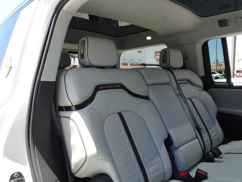 Used 2024 Rivian R1S Adventure AWD/4WD image 20