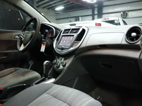 Used 2018 Chevrolet Sonic LT image 18