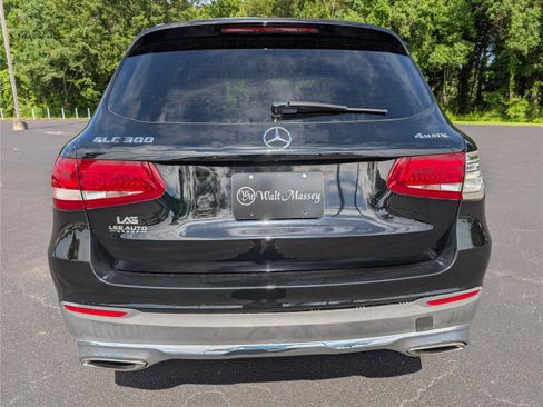 Used 2018 Mercedes-Benz GLC 300 4MATIC w/ Multimedia Package image 4