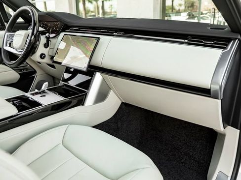 New 2026 Land Rover Range Rover Long Wheelbase SE AWD/4WD image 41