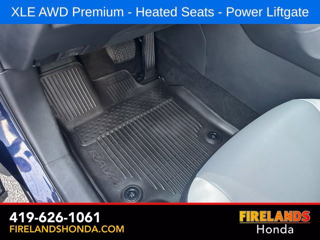 Used 2022 Toyota RAV4 XLE Premium AWD/4WD image 16