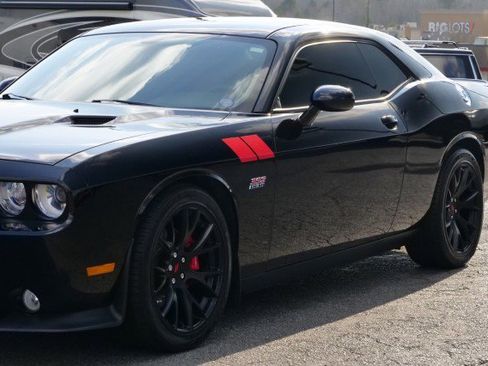 Used 2012 Dodge Challenger SRT8 w/ Premium Sound Group image 34