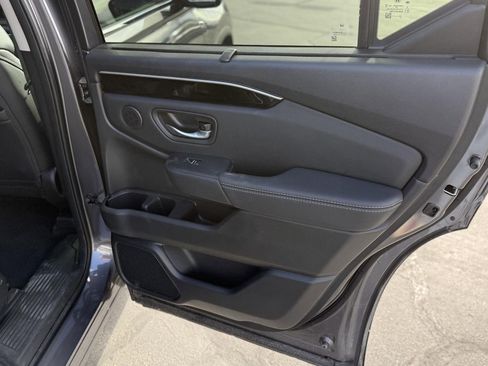 Certified 2025 Honda Pilot Touring image 36